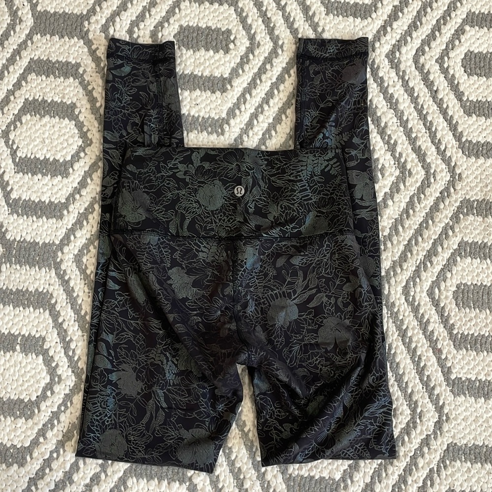 Lululemon leggings.